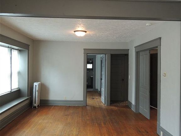 Dining/living rm