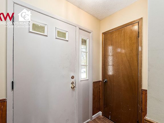 3rd image of 6332 Bannister Dr
