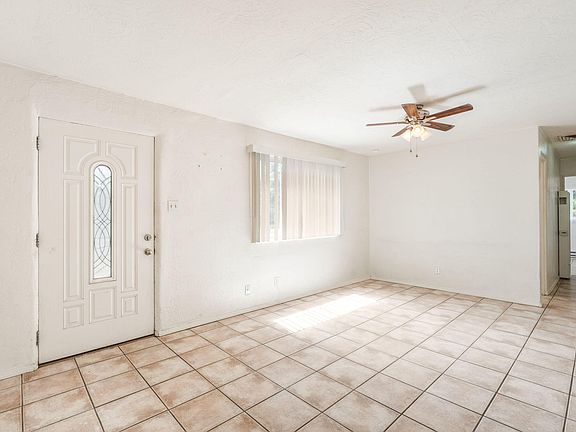 5th image of 8909 Shoshone Rd NE