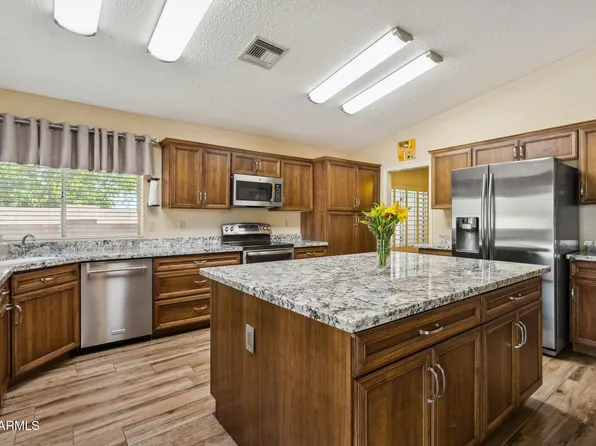 10908 N 57TH Avenue, Glendale, AZ 85304