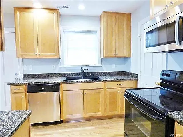 3422 Kensington Ave #B — Photo 7