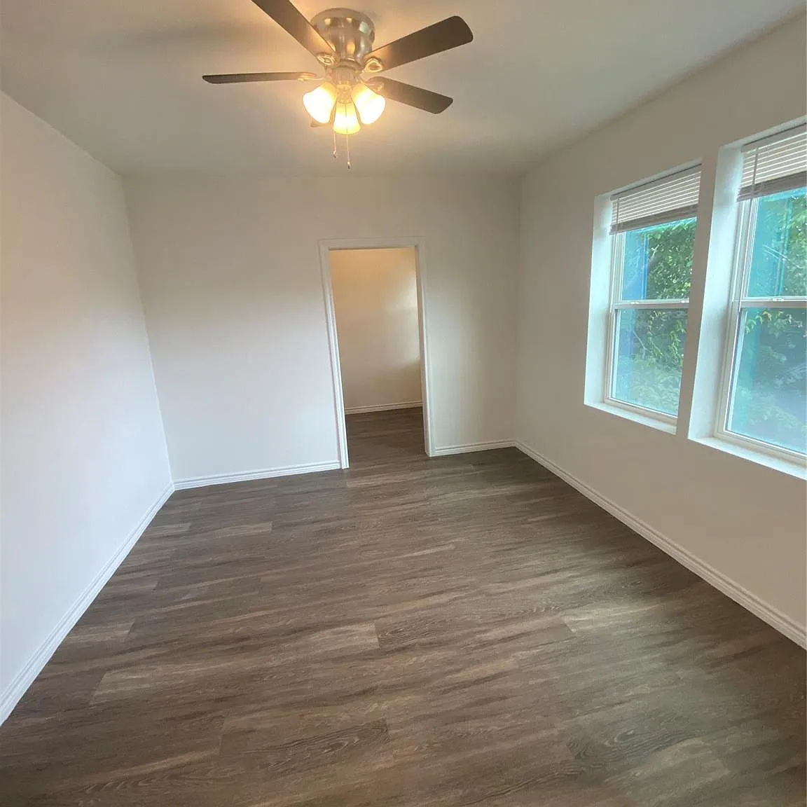 2 bed, 1.0 bath, 4310 sqft, $950 — Photo 4