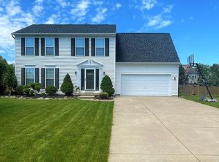 7036 Rock Dove Ln, Niagara Falls, NY 14304