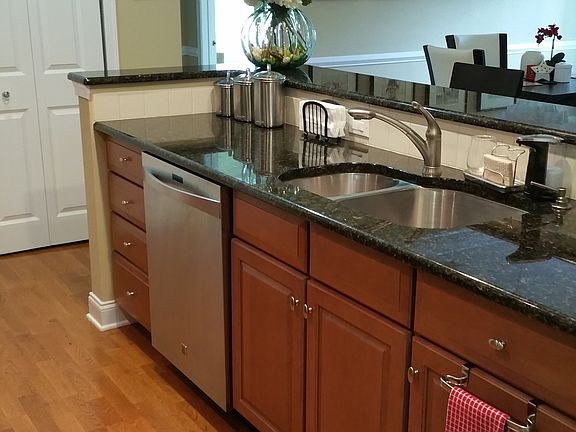 Kitchen Breakfast Bar