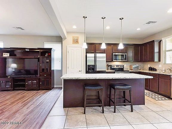 2nd image of 41615 W Anne Ln