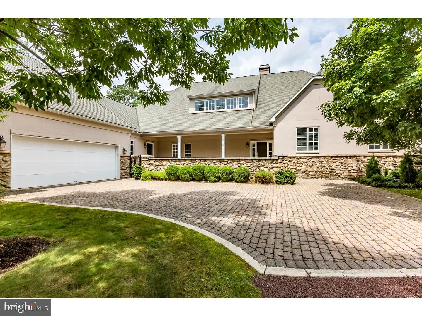 4 Windermere Way photo 1