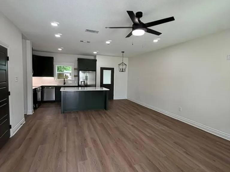 307 Live Oak St — Photo 18