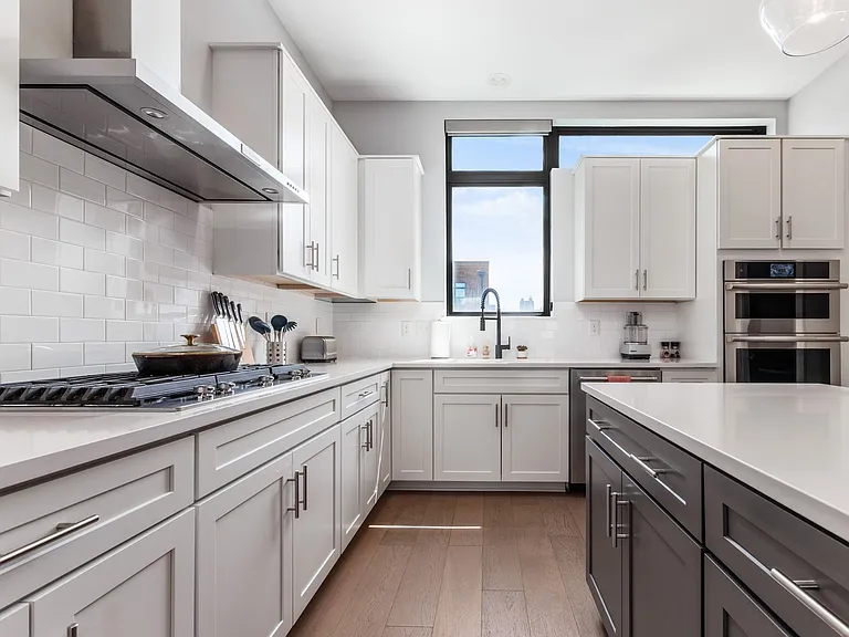 271 Neruda Ave — Photo 14