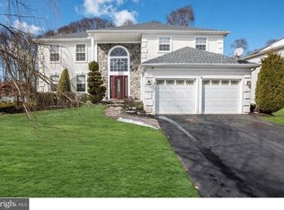 7 Hackemore St, Burlington, NJ 08016