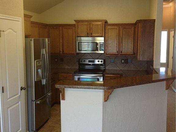 4th image of 305 Belo Dr