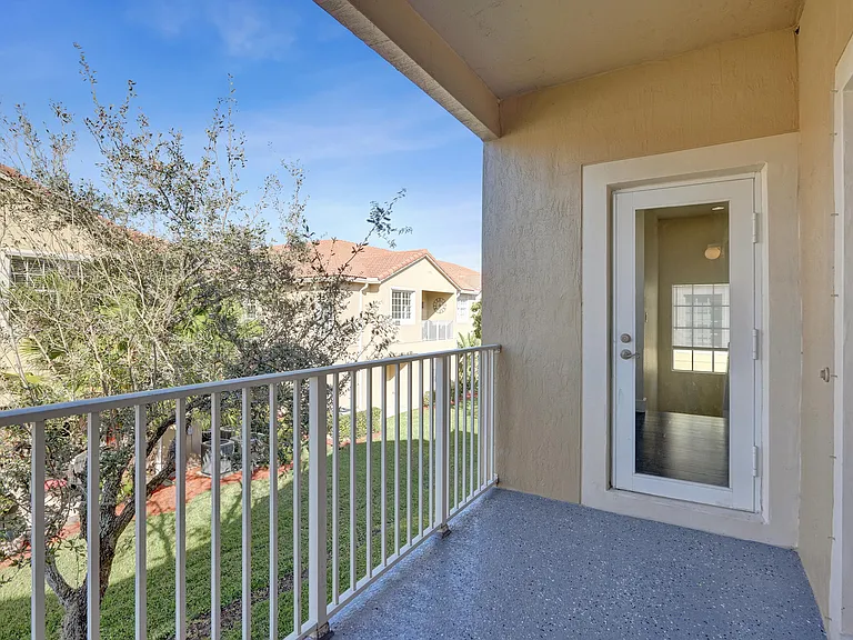9075 Plymouth Pl — Photo 7