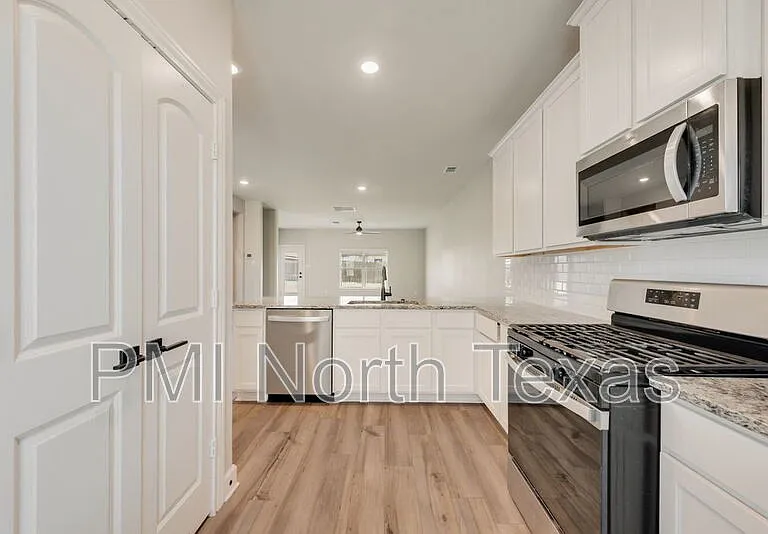 804 Calhoun Dr — Photo 8