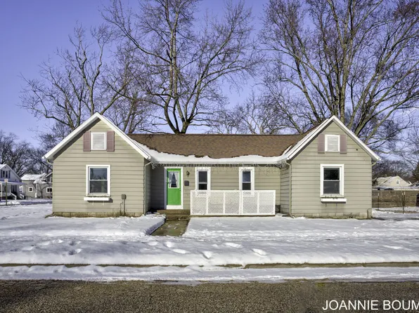 125 W Garfield Ave, Zeeland, MI 49464