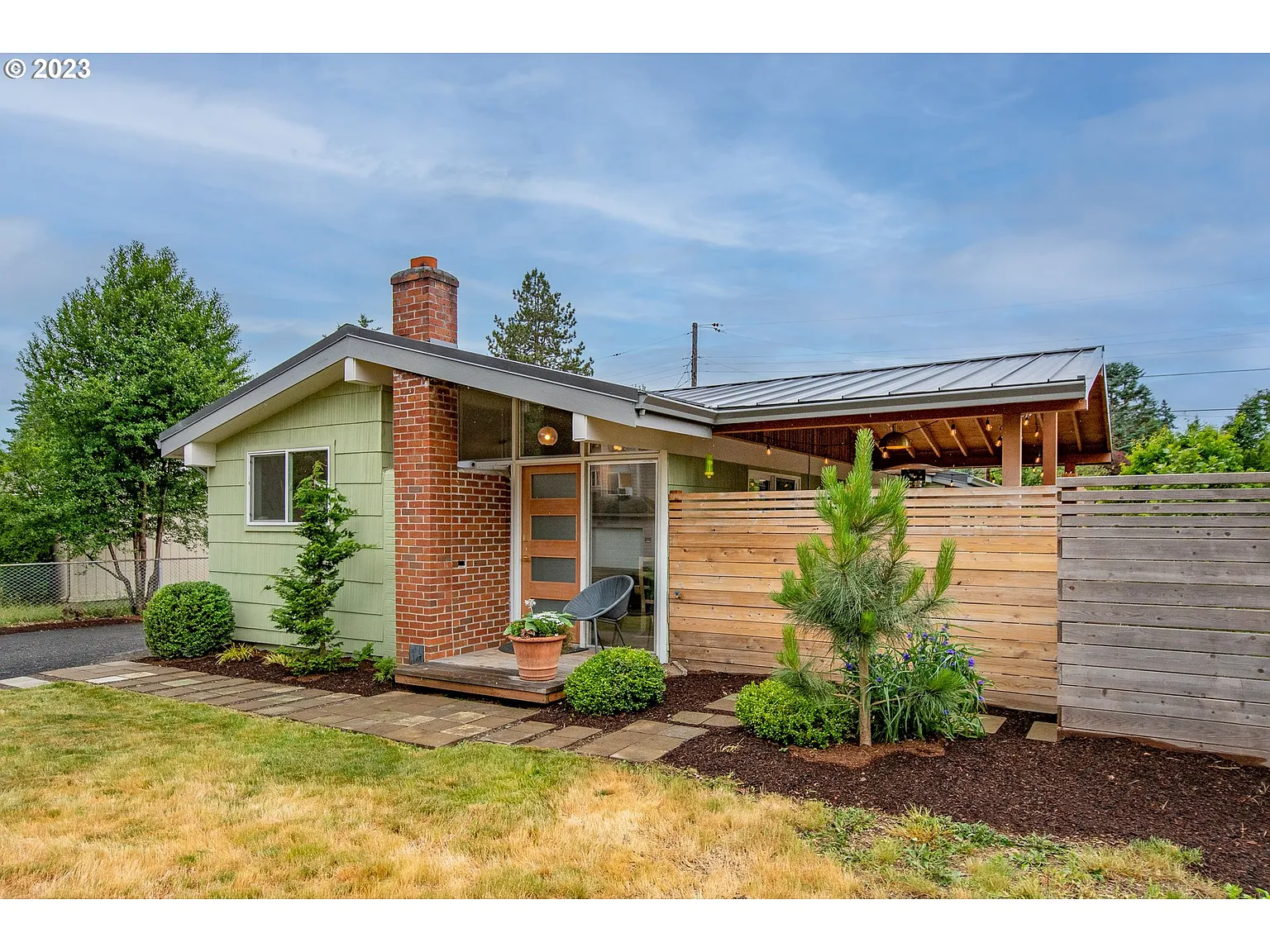 1931 SE 143rd Ave photo 1