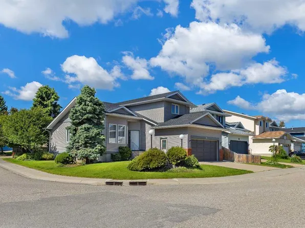 83 NE Sanderling Rd NW, Calgary, AB T3K 3S2