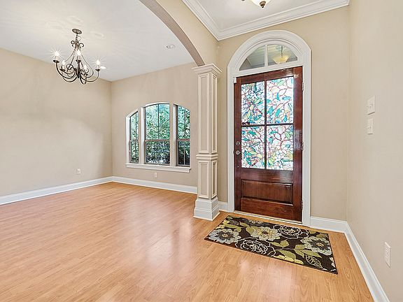 5th image of 112 Mirabeau Pl