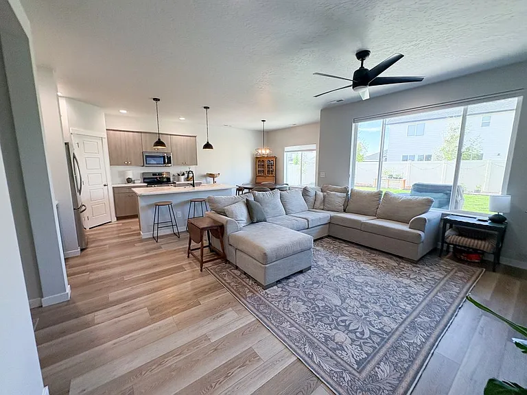 7040 W Redwood Creek Dr — Photo 2