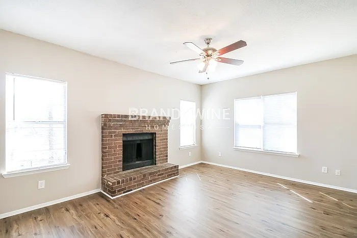 3 bed, 2.5 bath, 2240 sqft, $2,235 — Photo 4