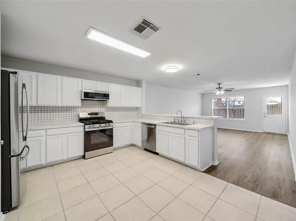 1911 Adobe Stone Dr, Humble, TX 77396