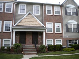 888 Eagle Dr, Fenton, MI 48430