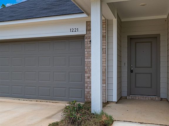 2nd image of 1221 Bayou Bay Ct