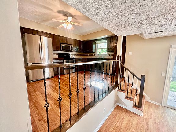 3rd image of 15318 Douglas Cir