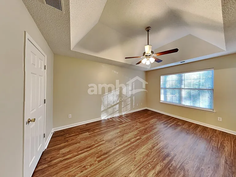 4654 Grove Ct — Photo 10