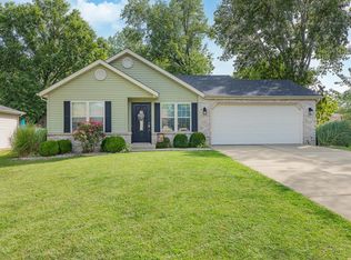 1415 Lynn St, Highland, IL 62249