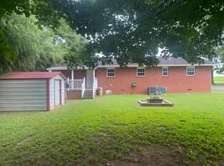 10017 Old Rutledge Pike, Mascot, TN 37806