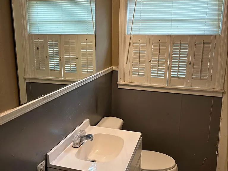 2303 Rasberry St — Photo 5
