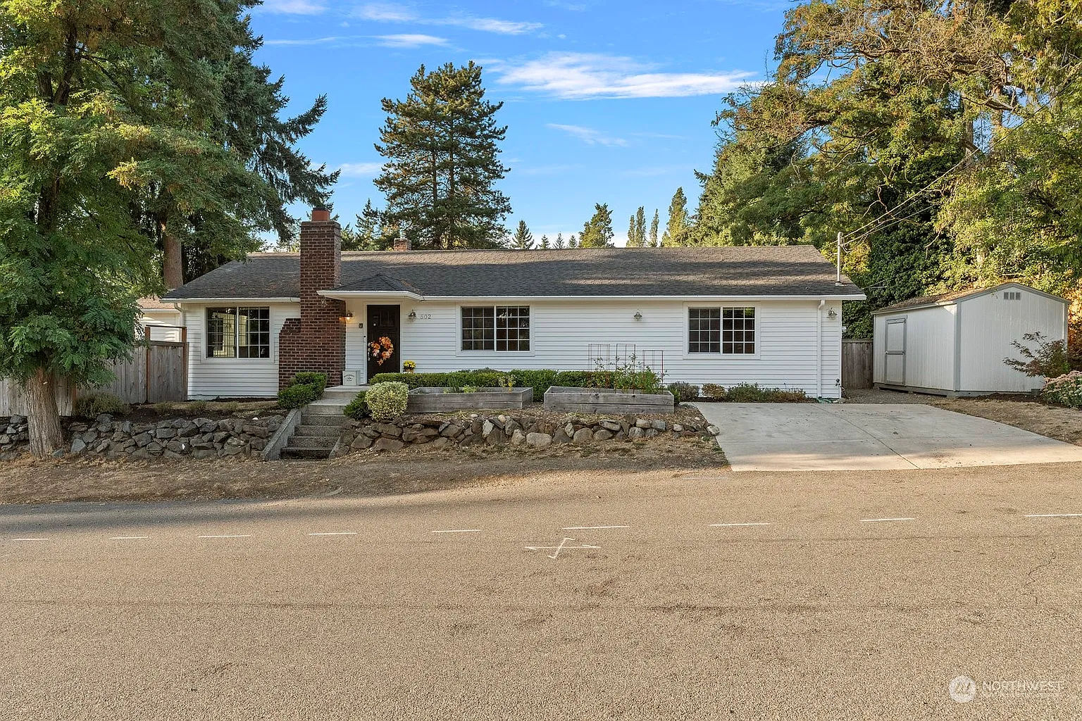 502 NE 152nd Street photo 1