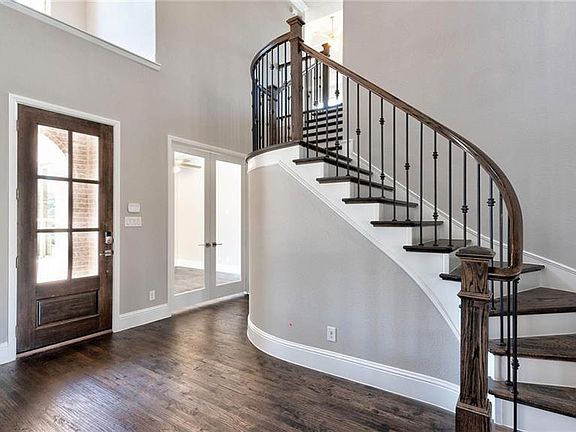 3rd image of 1124 Stampede Dr