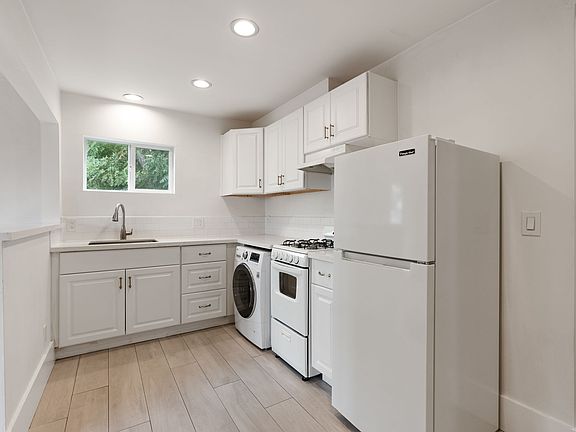 4th image of 2438 Echo Park Ave #4