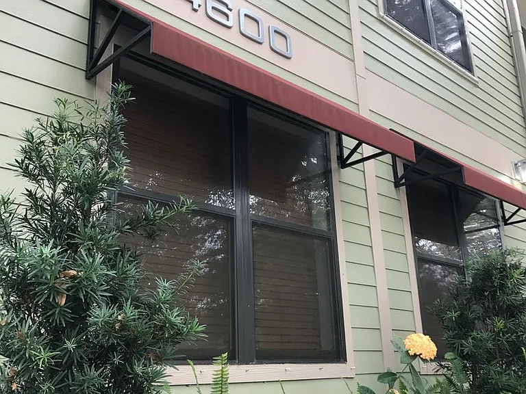 4600 S Sheridan Rd — Photo 2