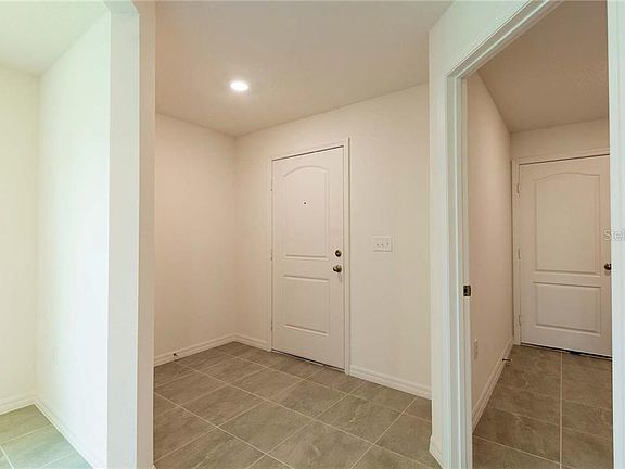 5th image of 385 Kensington View Dr