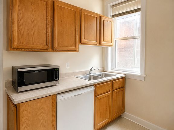 5th image of 3111 N Racine Ave APT 2F