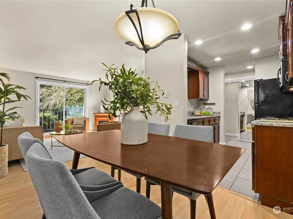 4501 Grandview Drive W #T-111, University Place, WA 98466