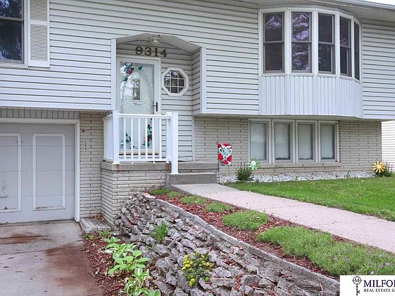 4th image of 9314 Park Dr
