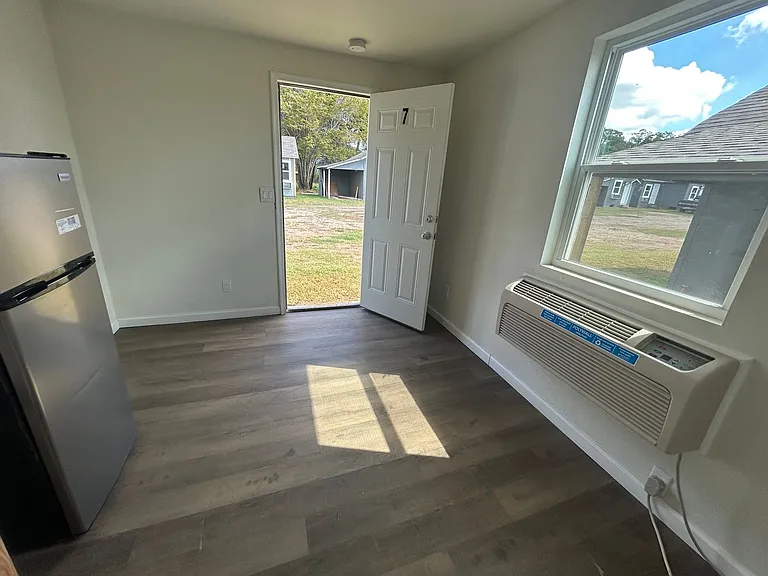 2905 E 12th Ave — Photo 16