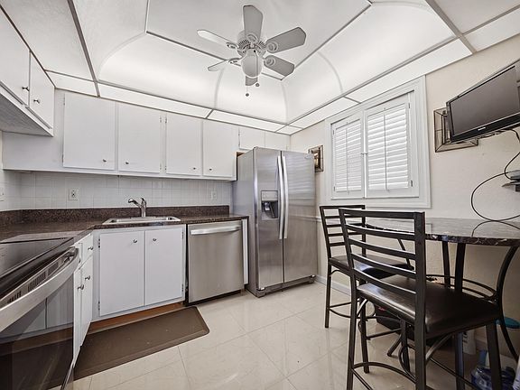 4th image of 3040 Holiday Springs Boulevard #212