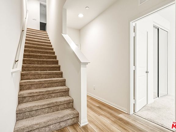 3rd image of 1095 N Harbor Blvd