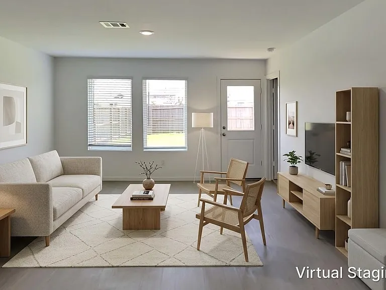922 Lago Laceno Ln — Photo 2