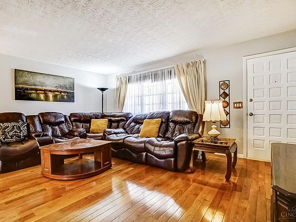 2nd image of 3367 Wheatcroft Dr