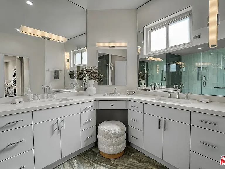 166 S Hayworth Ave #201 — Photo 9