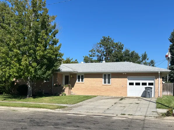 136 N Park St, Ainsworth, NE 69210