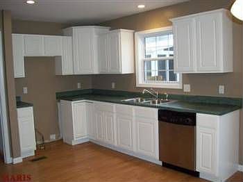 3rd image of 104 Coulter Ct