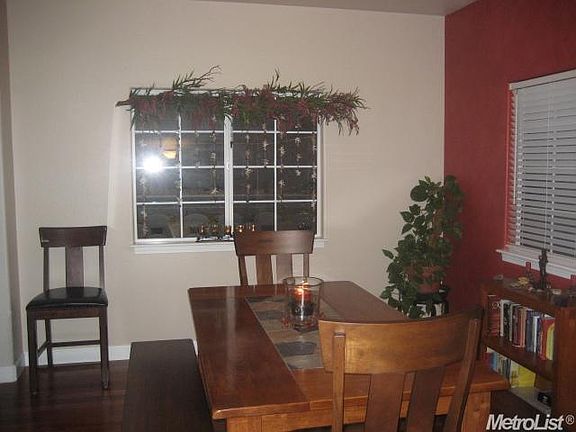 3rd image of 1255 Grove Ct