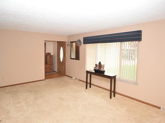 4th image of 24354 S Oxford Oval