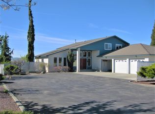 90 Summit Dr, Grandview, WA 98930