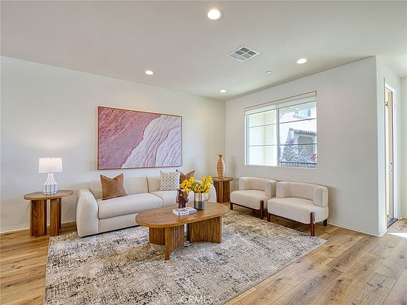 5th image of 3375 Lynd Ave